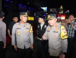  Dampingi Kapolda Monitoring Pengamanan Malam Takbiran di Simpang Lima